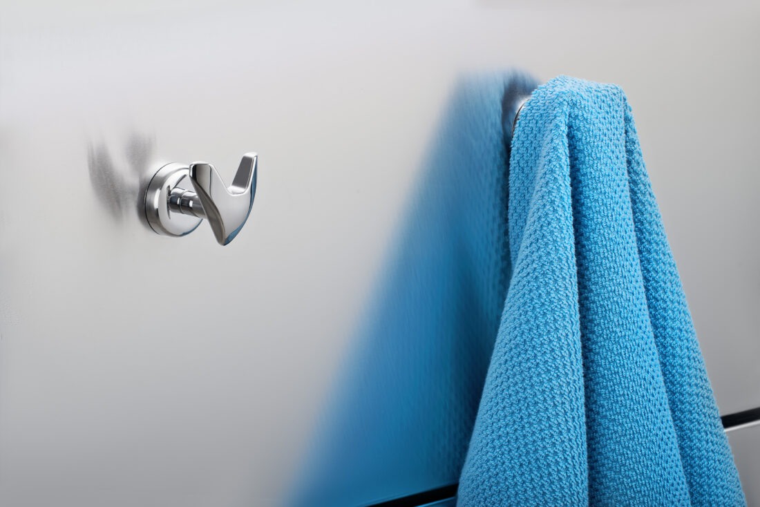 foto di termosifone con accessori porta asciugamano MB fix magnetico
